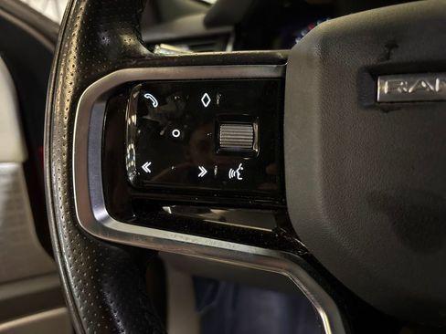 Used 2021 Land Rover Range Rover Velar R-Dynamic S image 33