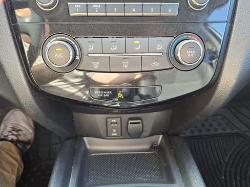 Used 2018 Nissan Rogue Sport S w/ S Appearance Package image 10