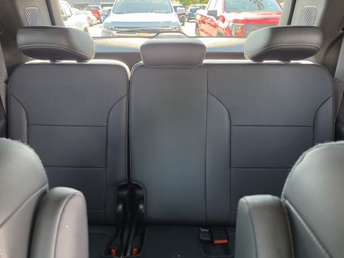 Used 2025 Buick Enclave Preferred FWD image 22