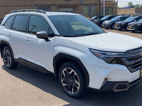 Used 2025 Subaru Forester Limited image 3