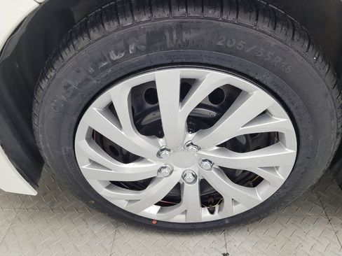 Used 2020 Toyota Corolla LE image 31