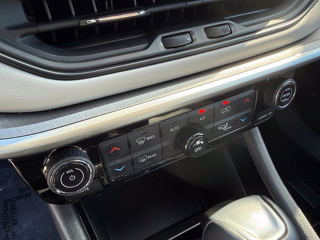 Used 2024 Jeep Compass Limited AWD/4WD image 28