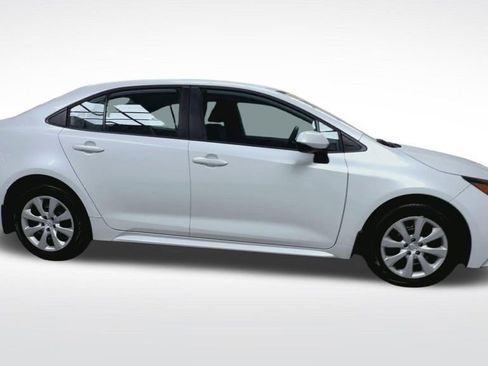 Certified 2025 Toyota Corolla LE image 10