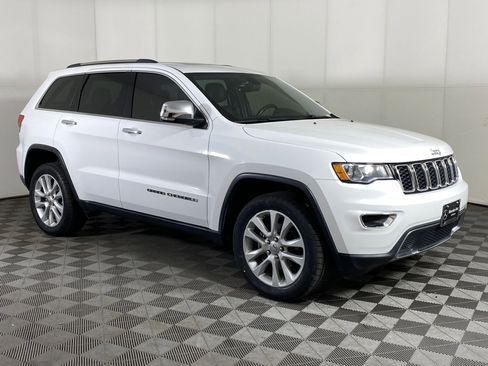 Used 2017 Jeep Grand Cherokee Limited image 6