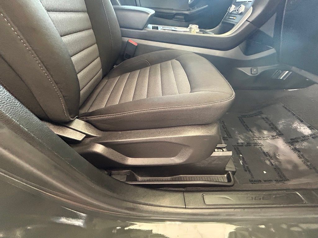 Used 2024 Ford Edge SE w/ Black Appearance Package AWD/4WD image 22