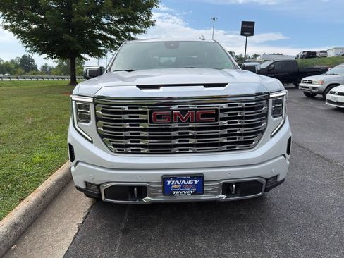 Used 2024 GMC Sierra 1500 Denali w/ Technology Package AWD/4WD image 2