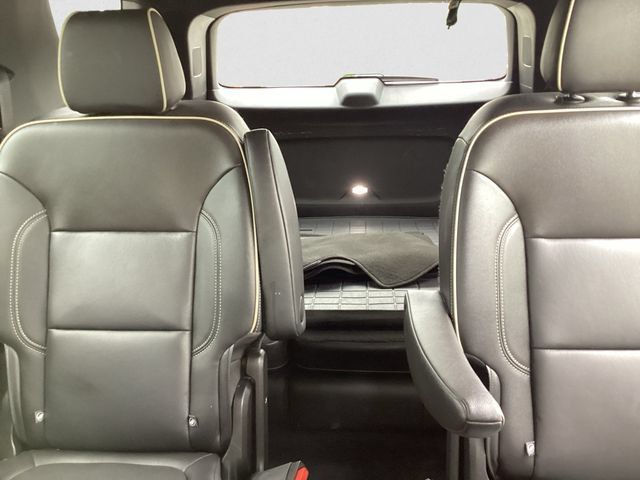 Used 2023 Chevrolet Traverse Premier w/ Redline Edition AWD/4WD image 13