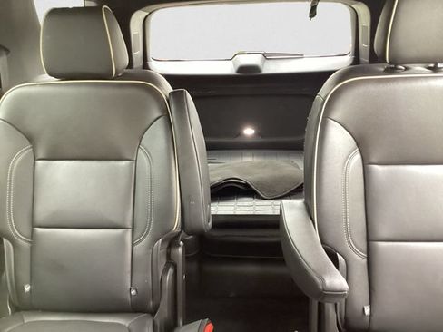 Used 2023 Chevrolet Traverse Premier w/ Redline Edition AWD/4WD image 13