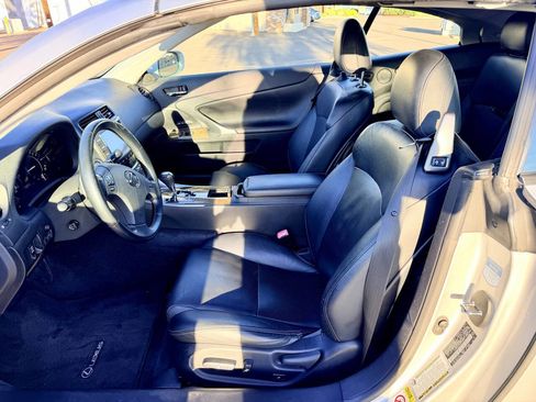 Used 2010 Lexus IS 350C image 9