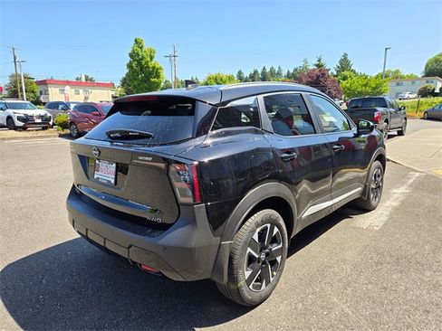 New 2025 Nissan Kicks SV w/ SV Premium Package image 6