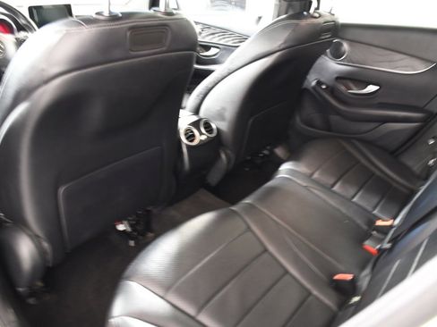 Used 2018 Mercedes-Benz GLC 300 4MATIC image 26