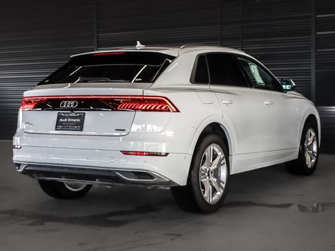 Used 2023 Audi Q8 Premium w/ Convenience Package AWD/4WD image 16