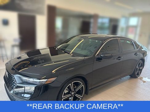 Used 2024 Honda Accord Sport image 4