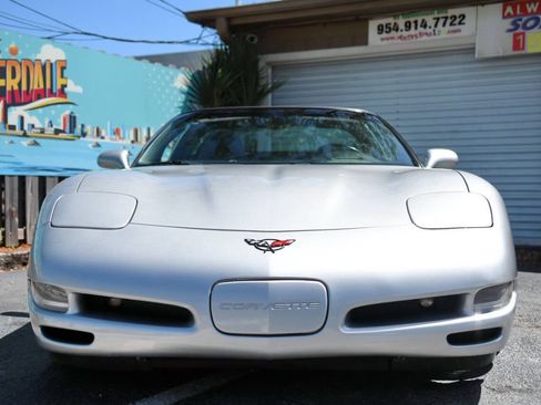 Used 2002 Chevrolet Corvette Coupe w/ Preferred Equipment Group2 image 4