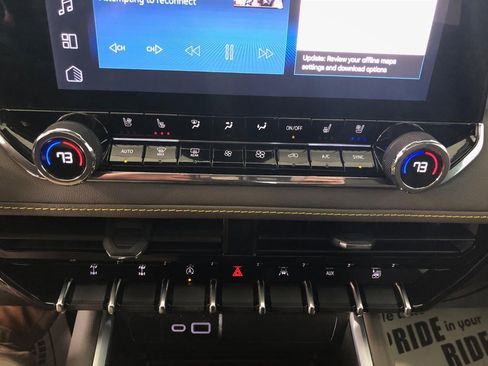 Used 2025 Chevrolet Colorado ZR2 w/ Midnight Edition image 21