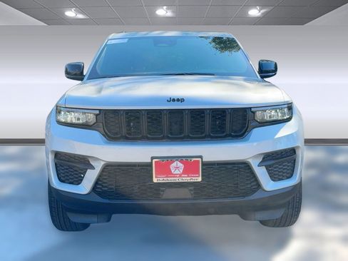 New 2025 Jeep Grand Cherokee Altitude image 6
