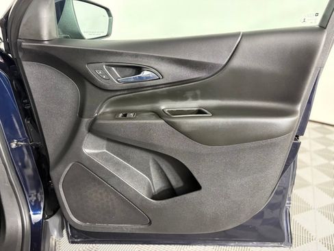 Used 2021 Chevrolet Equinox LT FWD image 32