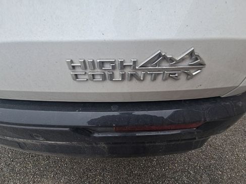 Used 2025 Chevrolet Traverse High Country w/ LPO, Floor Liner Package image 4