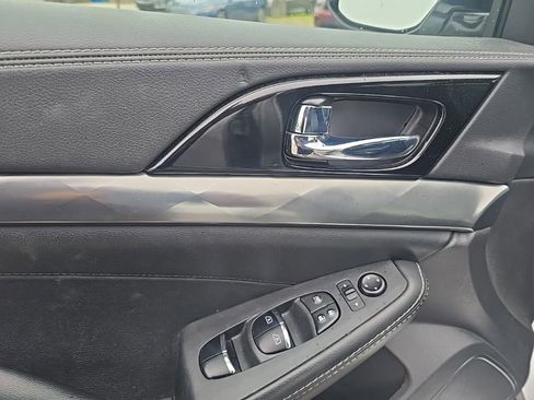 Used 2021 Nissan Maxima 3.5 SV w/ Floor Mat Group FWD image 11