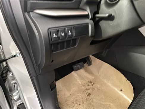 New 2025 Mitsubishi Eclipse Cross LE image 32