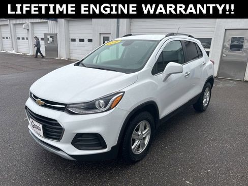 Used 2018 Chevrolet Trax LT w/ LT Convenience Package image 4