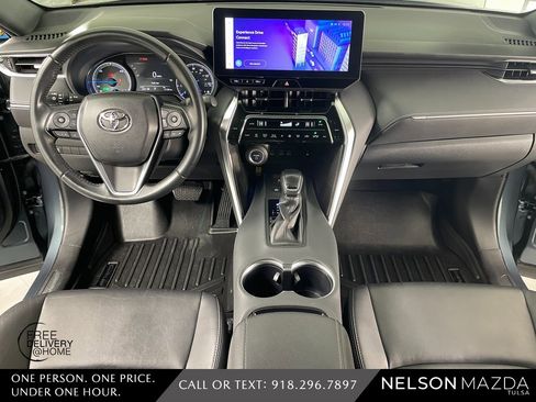 Used 2023 Toyota Venza XLE image 38