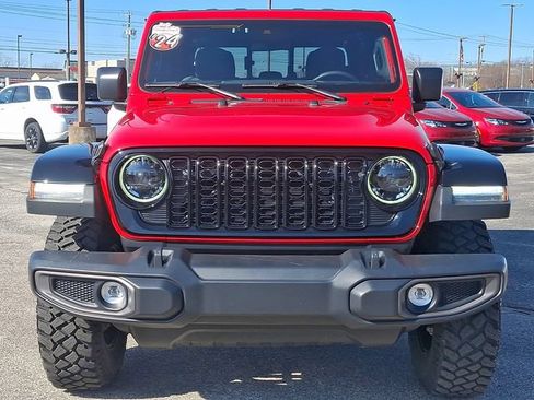 Used 2024 Jeep Gladiator Overland AWD/4WD image 2