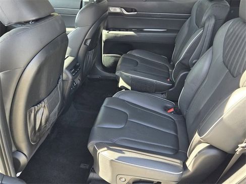 Certified 2023 Hyundai Palisade Limited image 13