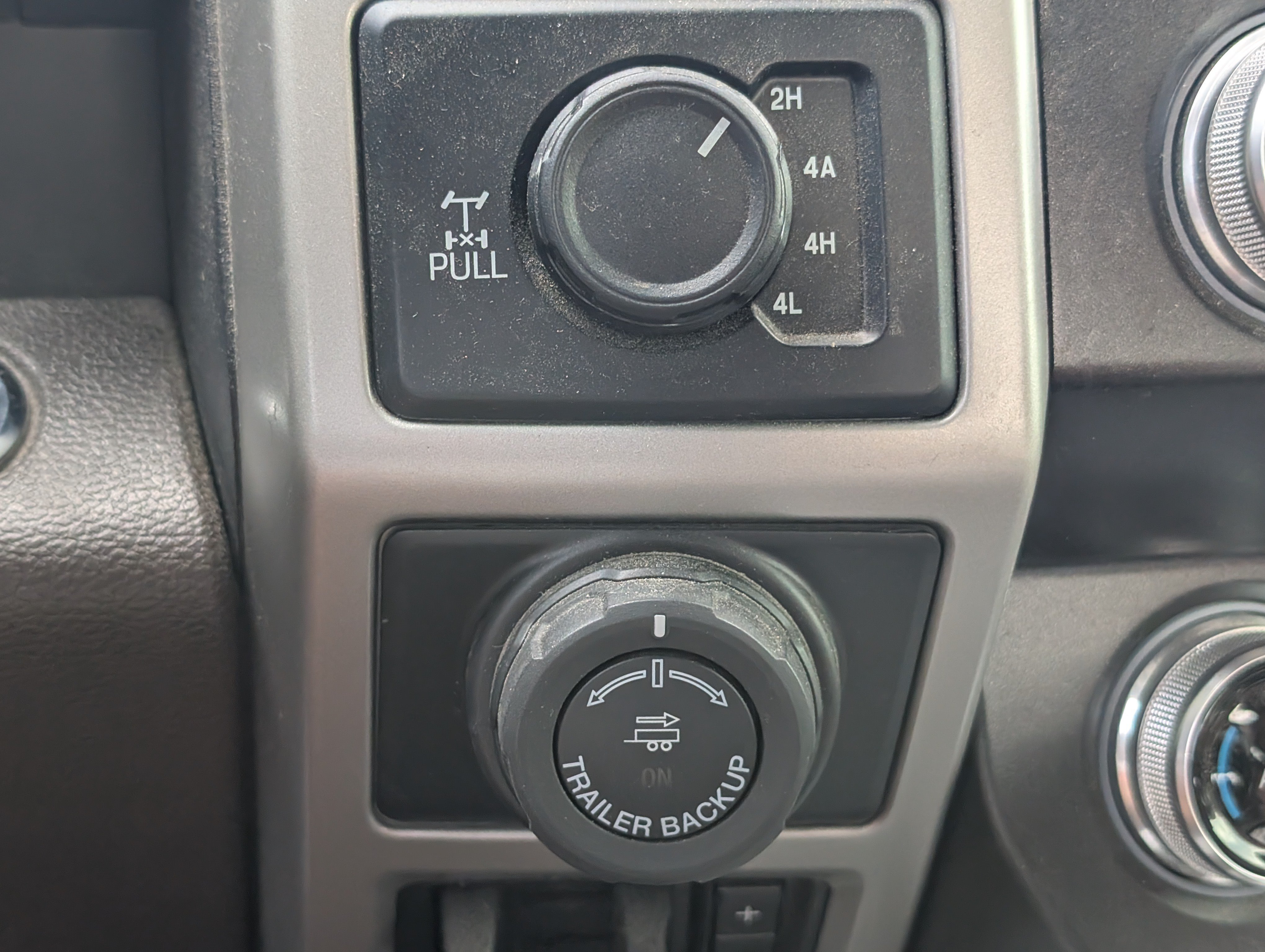 Used 2020 Ford F150 King Ranch w/ Equipment Group 601A Luxury AWD/4WD image 9