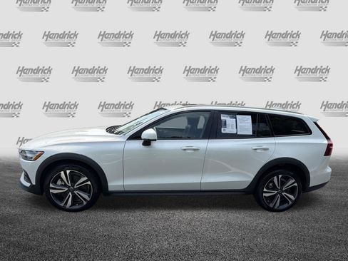 Certified 2024 Volvo V60 B5 Cross Country Plus w/ Protection Package Premier AWD/4WD image 9
