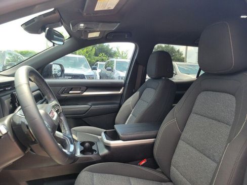 Used 2025 GMC Terrain Elevation AWD/4WD image 12