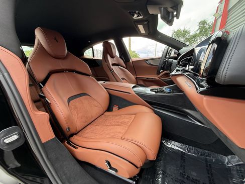 Used 2025 Ferrari Purosangue AWD/4WD image 39