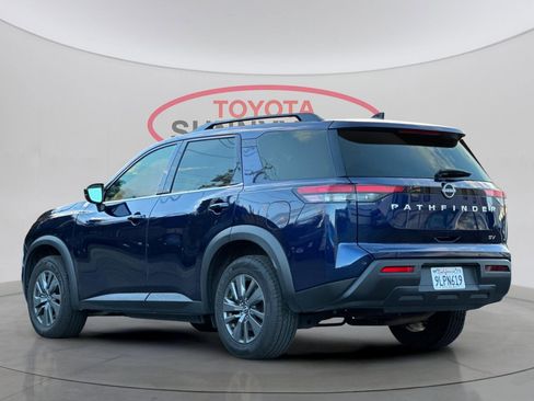 Used 2024 Nissan Pathfinder SV image 7