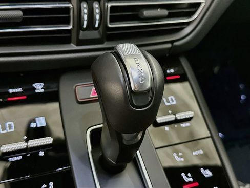 Used 2026 Porsche Macan AWD/4WD image 18