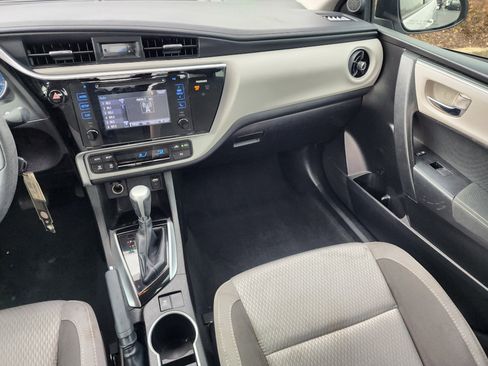 Used 2017 Toyota Corolla LE image 18