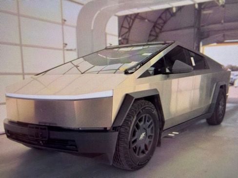 Used 2024 Tesla Cybertruck Cyberbeast AWD/4WD image 2