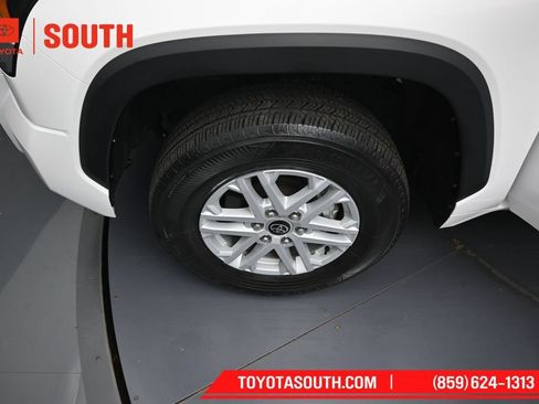 Used 2023 Toyota Tundra SR5 w/ SR5 Premium Package AWD/4WD image 38