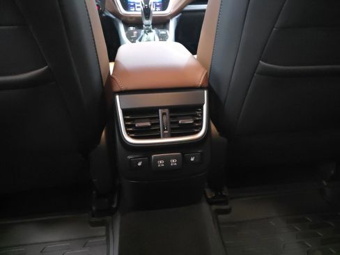 Used 2022 Subaru Outback Touring image 13