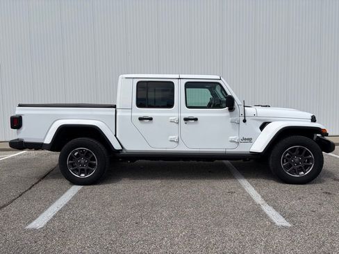Used 2022 Jeep Gladiator Overland w/ Cold Weather Group AWD/4WD image 6