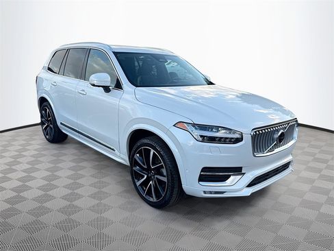 Used 2023 Volvo XC90 B5 Plus w/ Protection Package Premier image 4