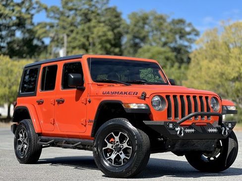 Used 2018 Jeep Wrangler Unlimited Rubicon w/ Safety Group image 3