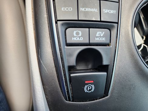 Used 2021 Toyota Camry SE FWD image 24