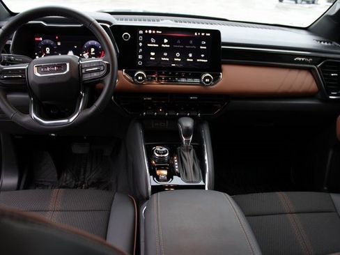 Used 2025 GMC Canyon AT4 image 33