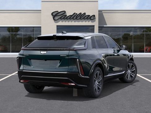 Used 2026 Cadillac Lyriq Luxury w/ LPO, Floor Liner Package AWD/4WD image 4