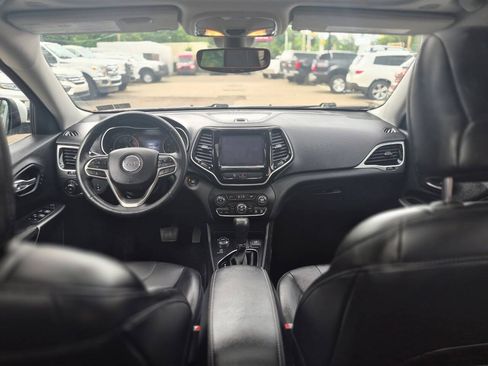 Used 2019 Jeep Cherokee Limited AWD/4WD image 9