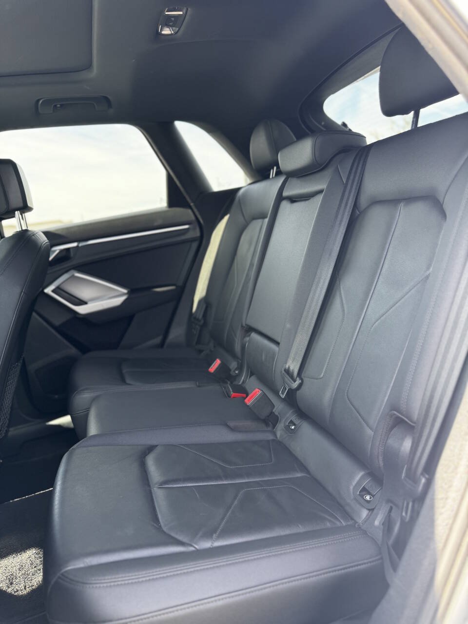 Used 2020 Audi Q3 2.0T Premium w/ Convenience Package AWD/4WD image 13