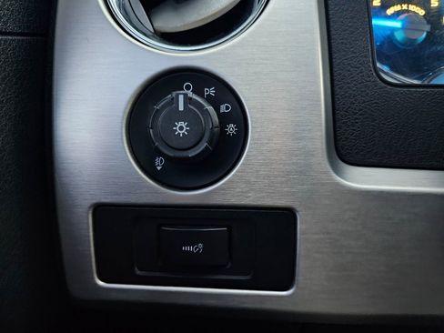 Used 2014 Ford F150 Platinum image 44