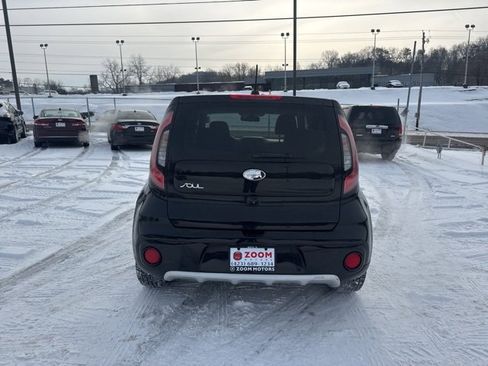 Used 2017 Kia Soul + image 7