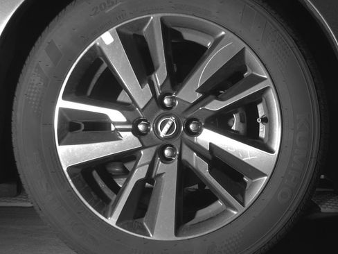 Used 2025 Nissan Versa SV FWD image 12