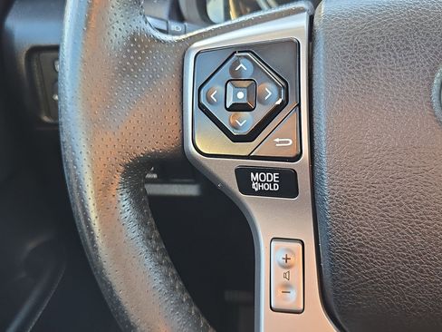 Used 2018 Toyota 4Runner SR5 Premium image 17